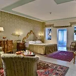 Al Ponte Antico Otel