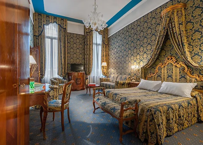 Hotel Al Ponte Antico 4*