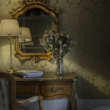 Hotel Al Ponte Antico 4*