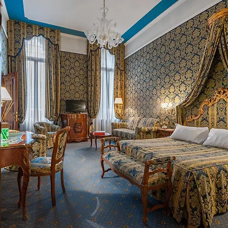 Hotel Al Ponte Antico 4*