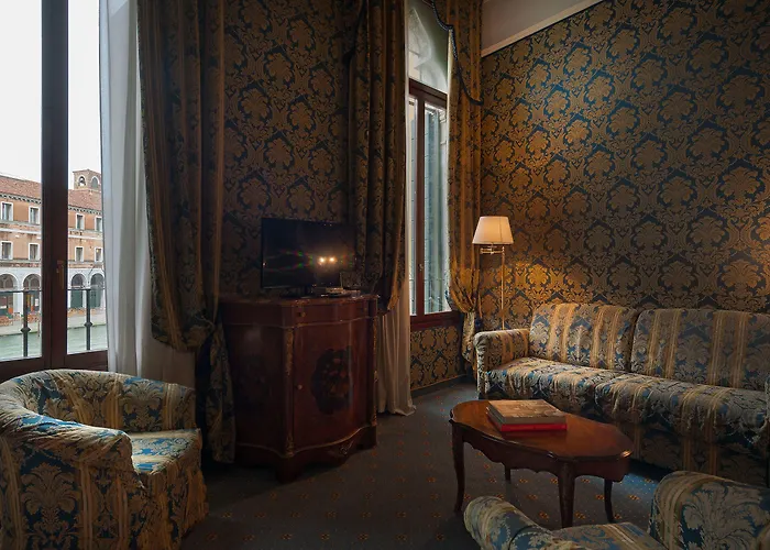 Hotel Al Ponte Antico 4*