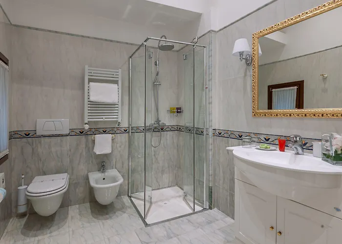 Hotel Al Ponte Antico 4*