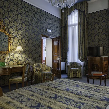 Al Ponte Antico Hotel 4*